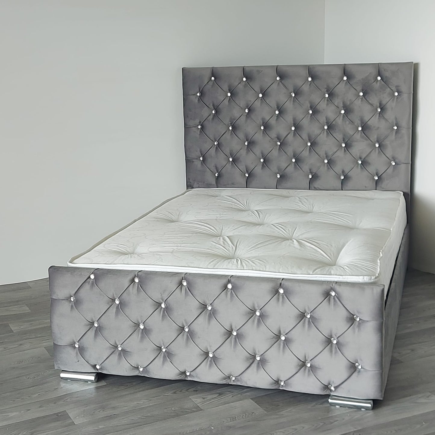 Chesterfield Bed