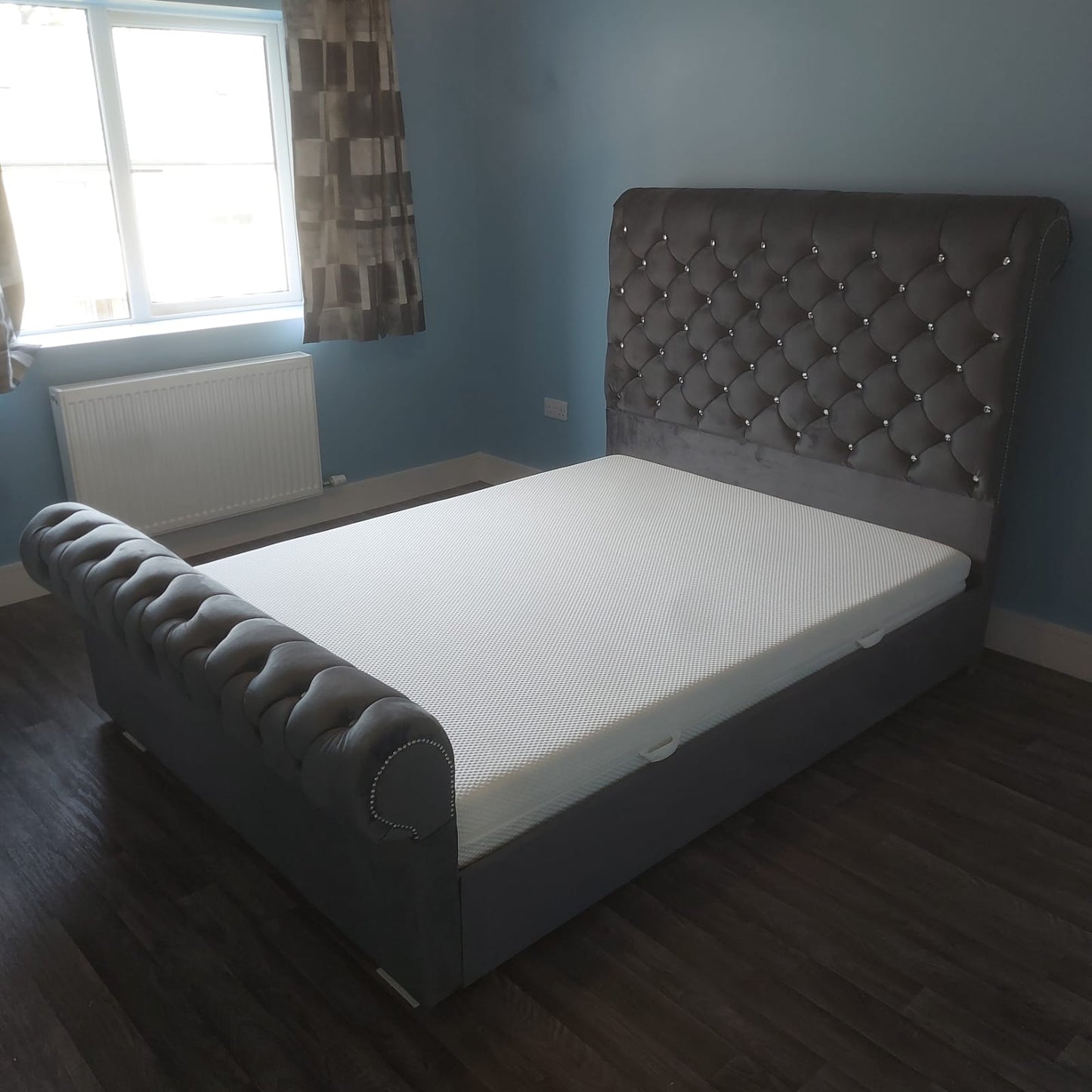 Sleigh Bed